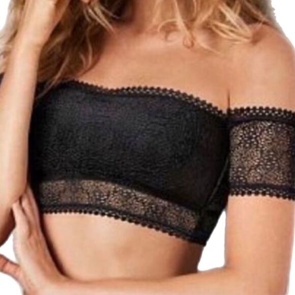 Victoria’s Secret Lace Bandeau
Bralette Off Shoulder top. Size small petite - Picture 2 of 9
